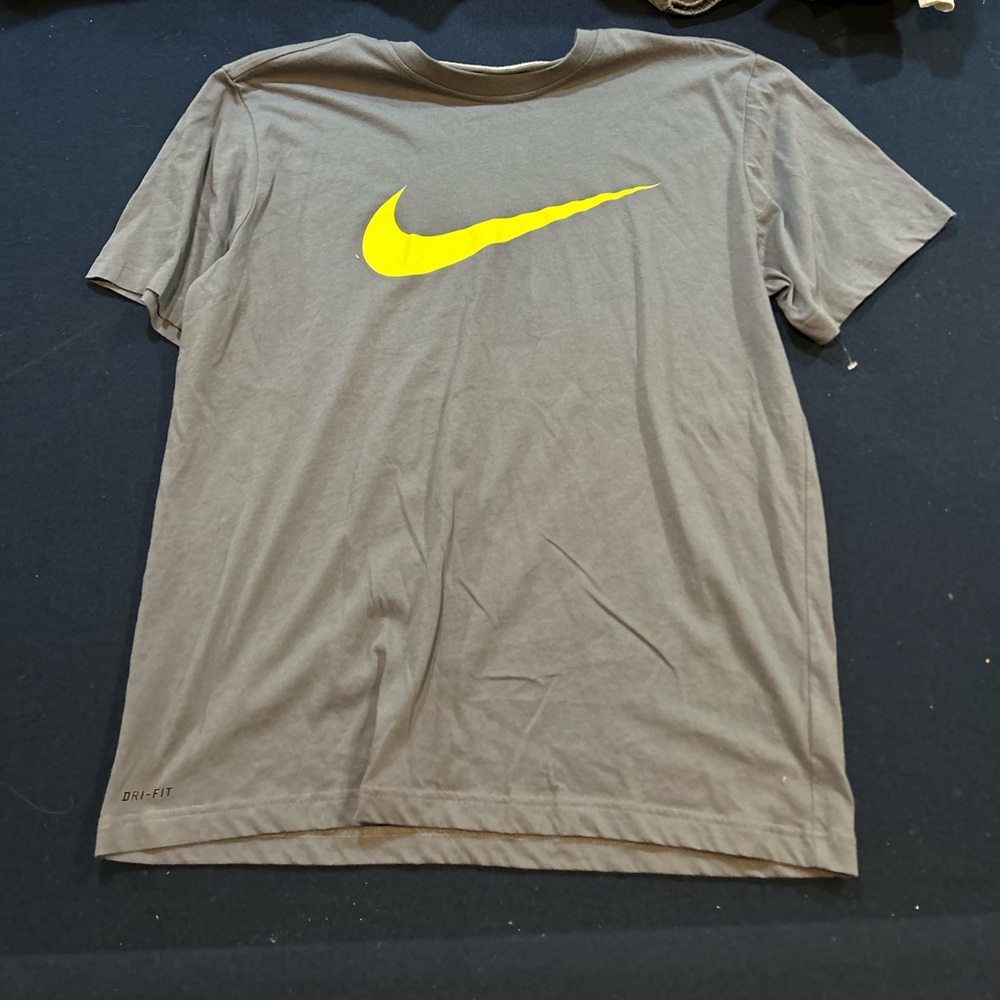 Men’s Nike Shirt